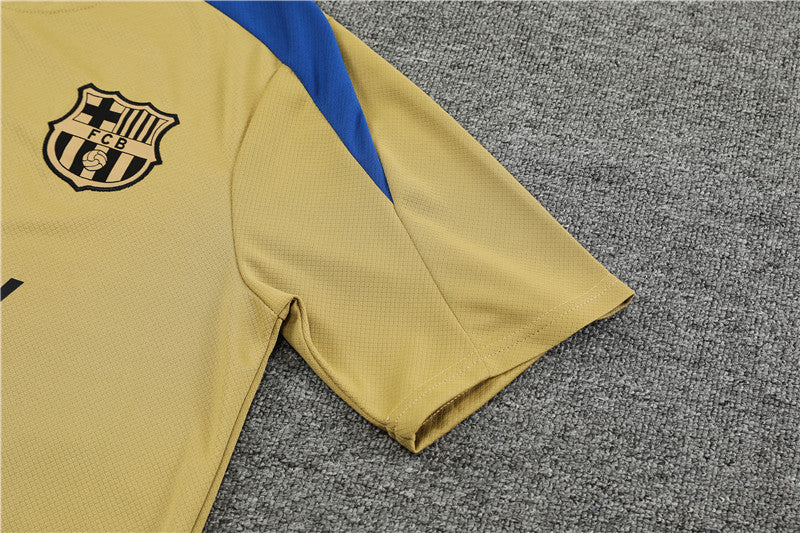 Kit de Treino Barcelona 24/25 - Dourado