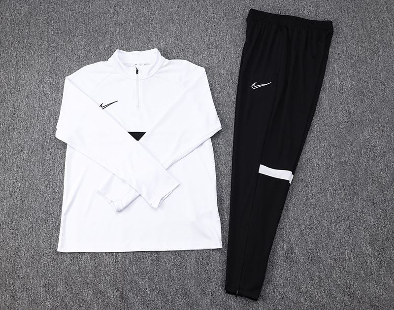 Conjunto de Treino Nike Dri-FIT 2024 - Branco