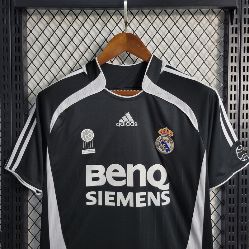 Camisa Real Madrid Retrô 2006/07 Away - Adidas - Preto e Branco